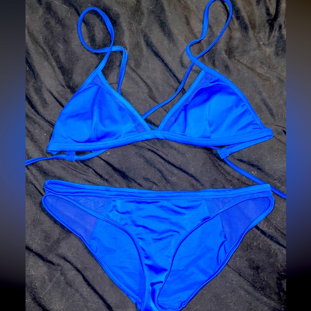 A. Che bikini - size S